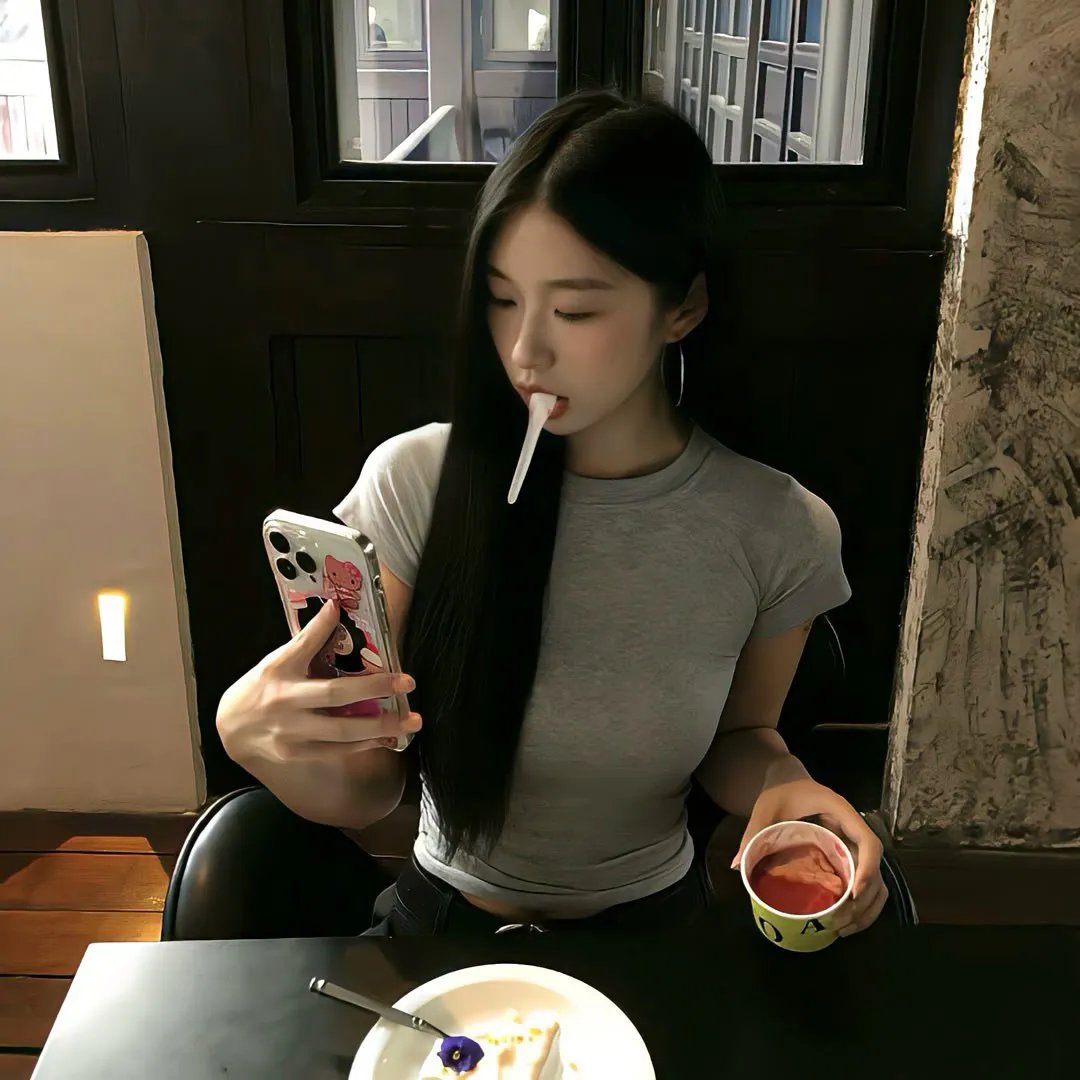 指尖相触，恋恋不舍